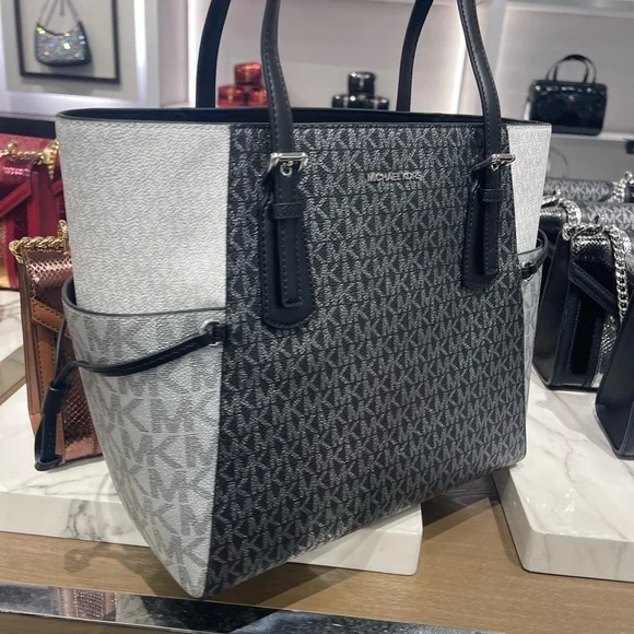 MICHAEL KORS Voyager Large Color-Block Metallic Signature Logo EW Tote Shoulder - Picture 12 of 16